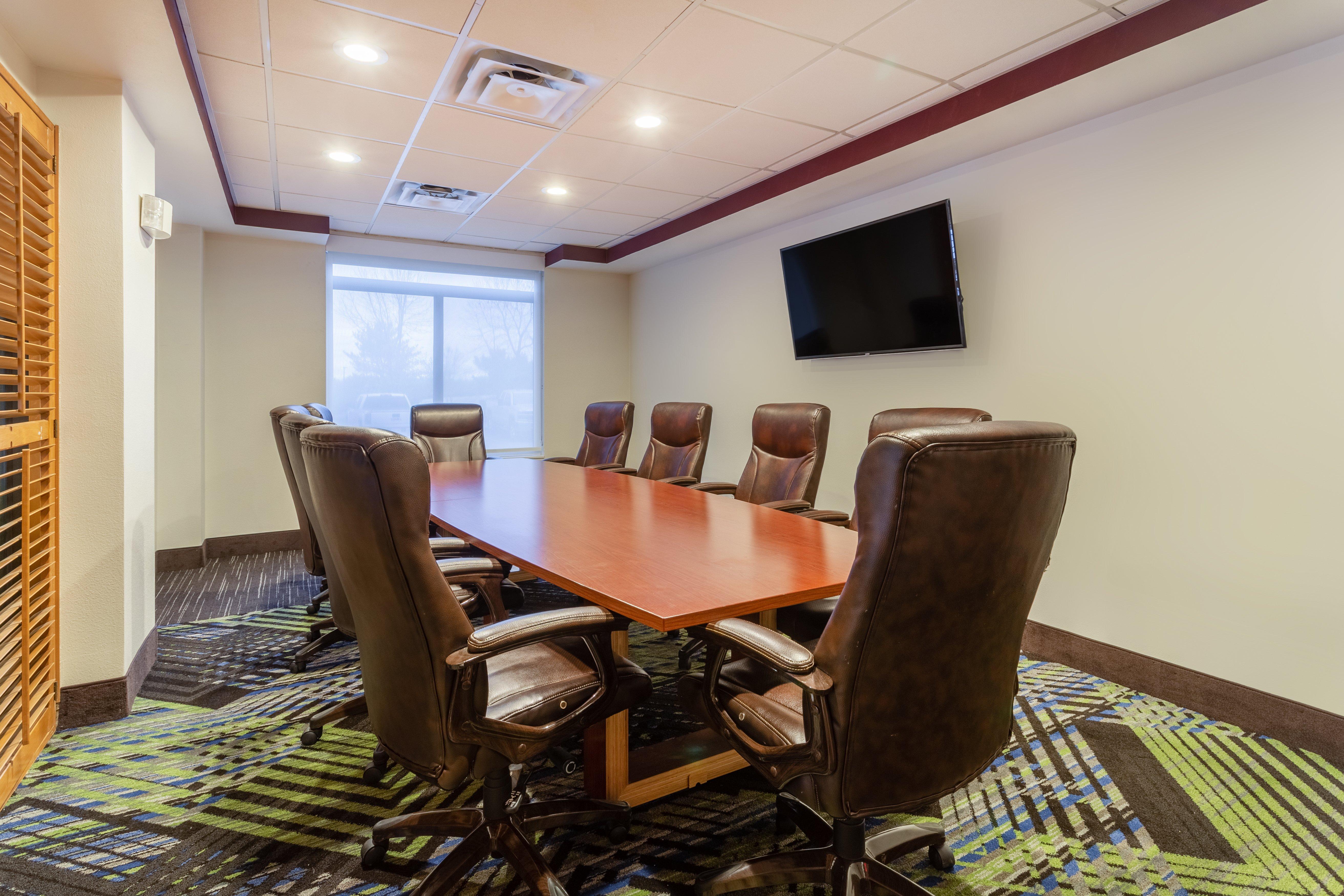 Holiday Inn Express & Suites Cedar Falls Exteriör bild