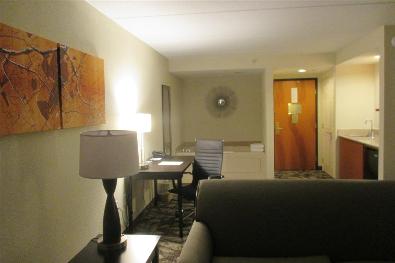 Holiday Inn Express & Suites Cedar Falls Exteriör bild